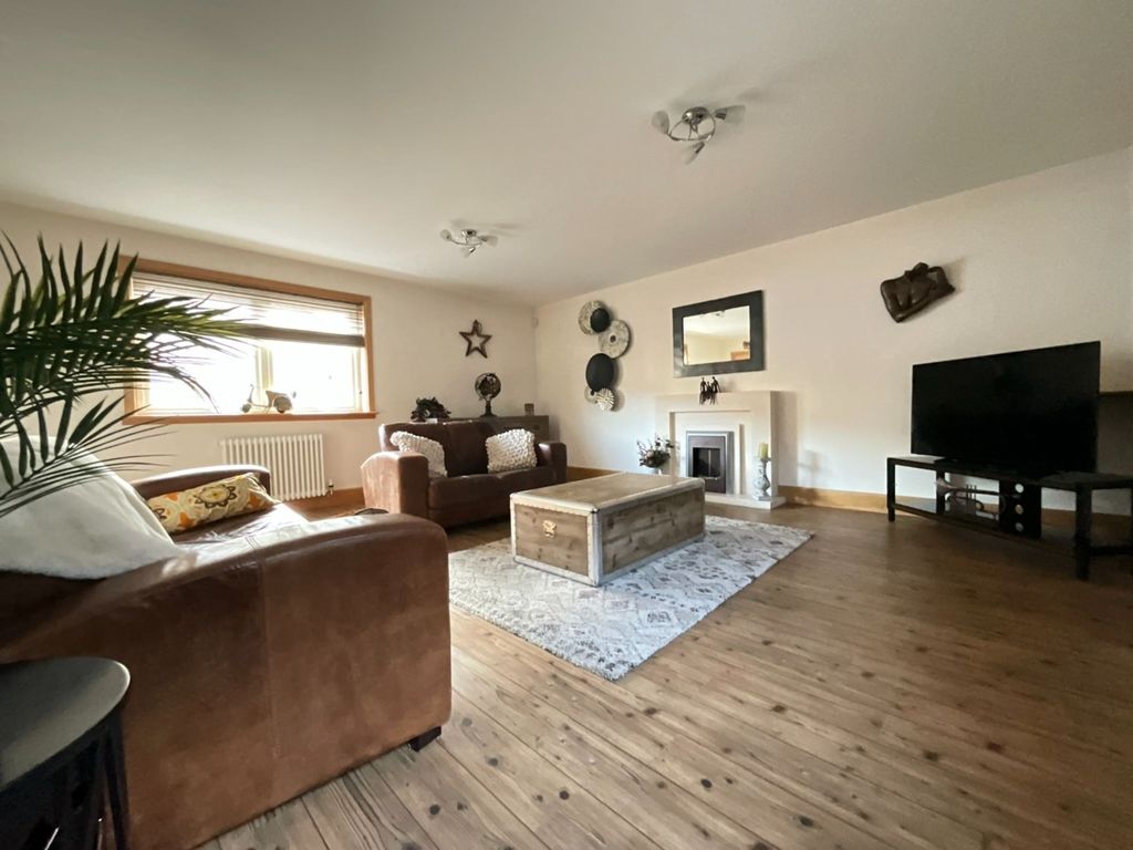 Property photo 2 of 29