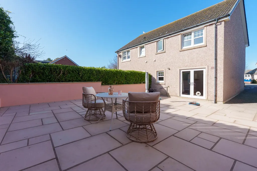 Property photo 3 of 18