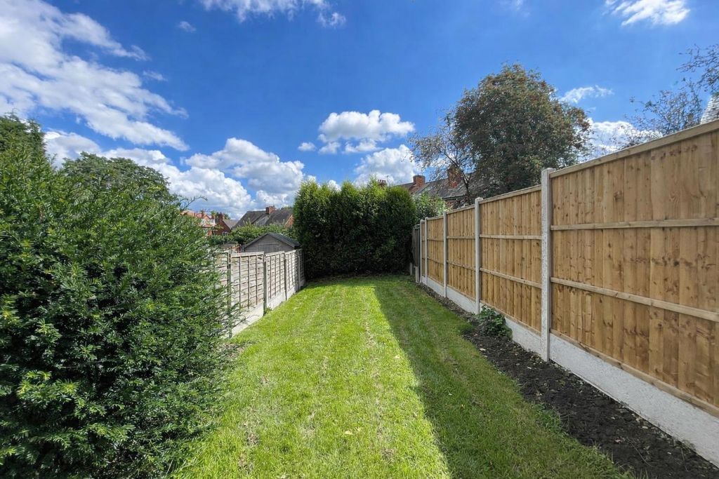 Property photo 1 of 8 Garden