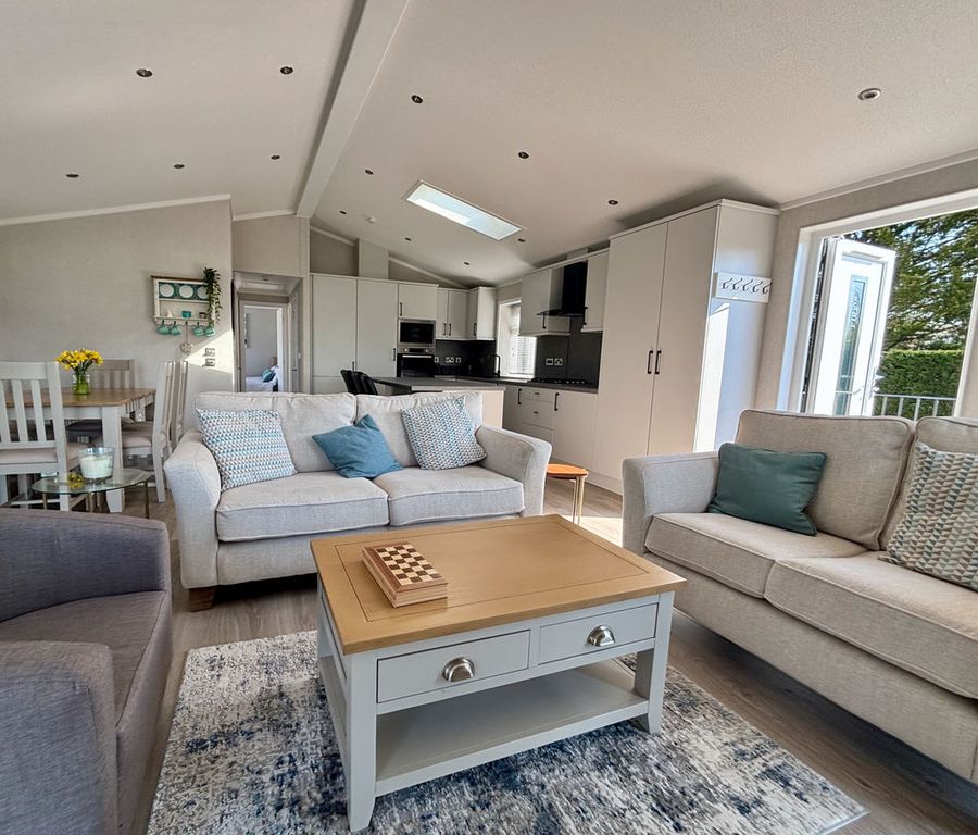 Property photo 2 of 16 Photo 4