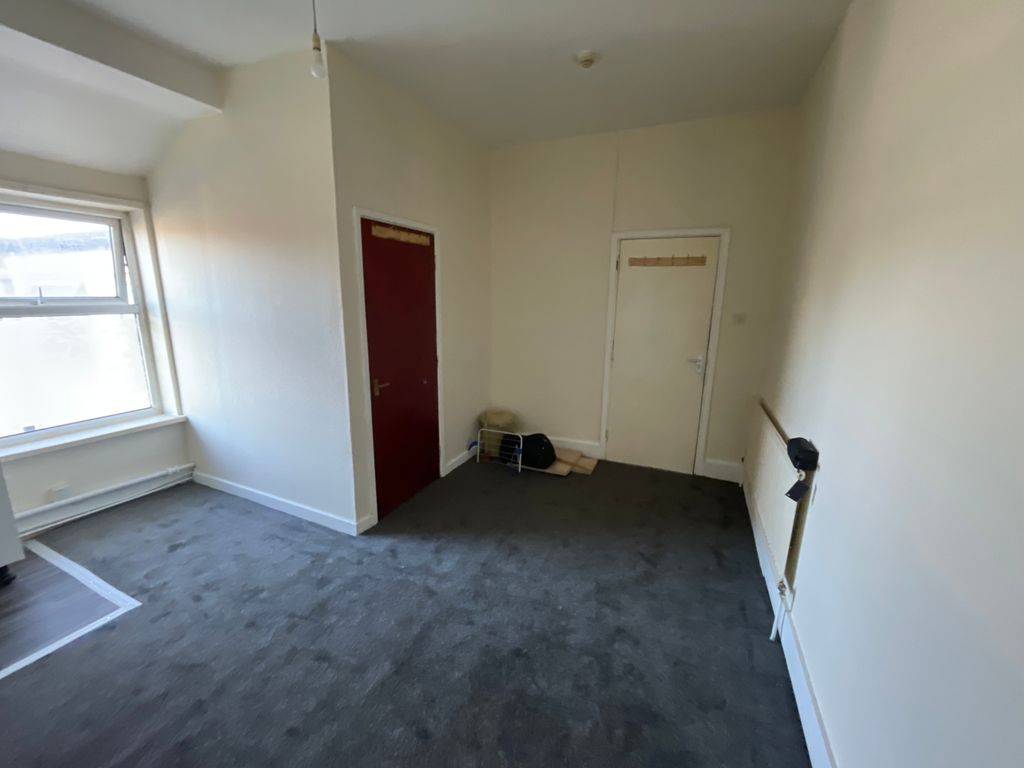 Property photo 2 of 5 3.Jpeg