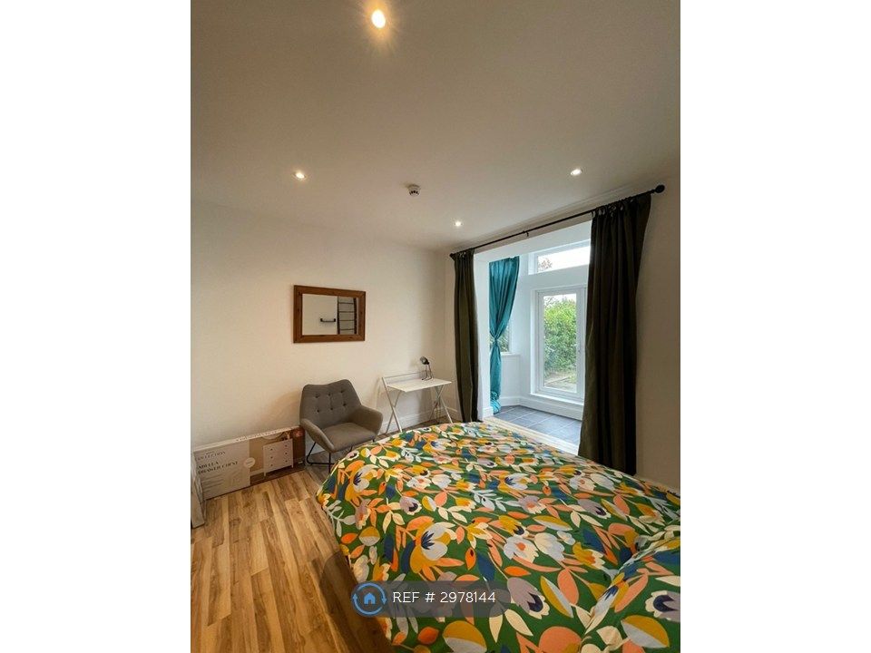 Property photo 1 of 4