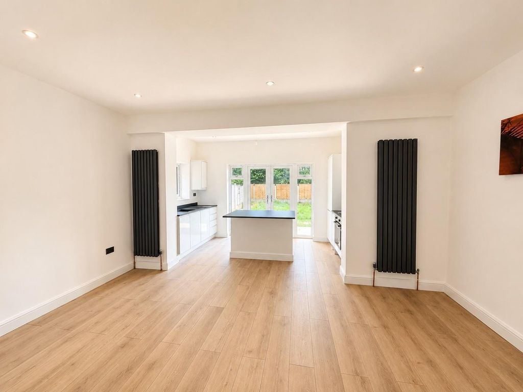 Property photo 2 of 17 c8A489F5-Cf82-497A-988E-9Df716813Eeb.Jpg