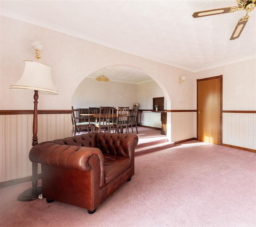 Property photo 3 of 21 Lounge Cropped.Jpg