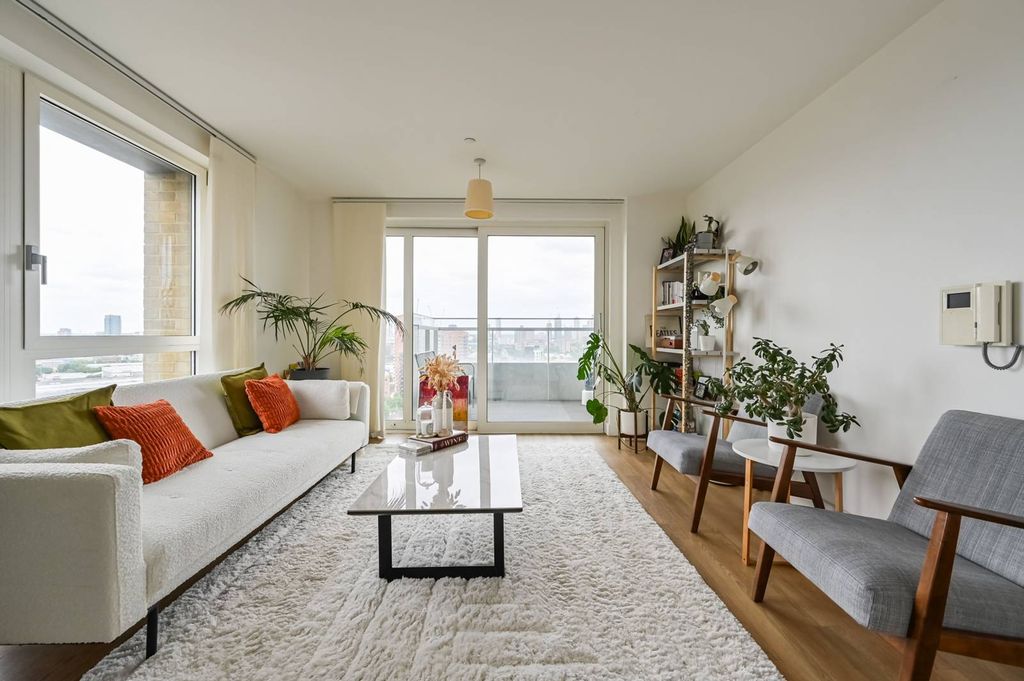 Property photo 2 of 26