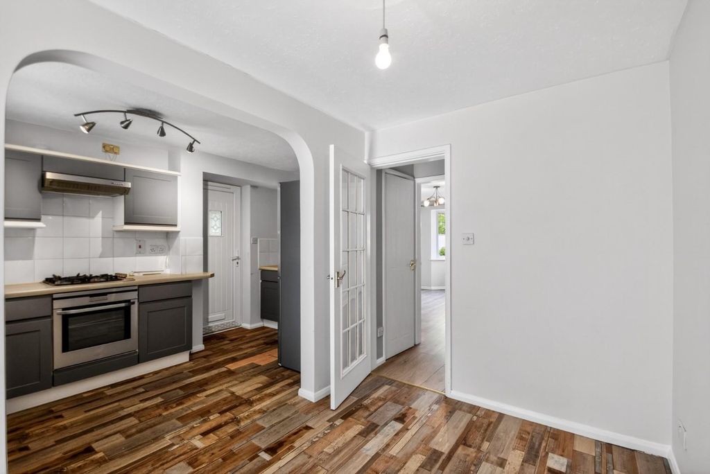 Property photo 3 of 19 7Primroseclose-8.Jpg