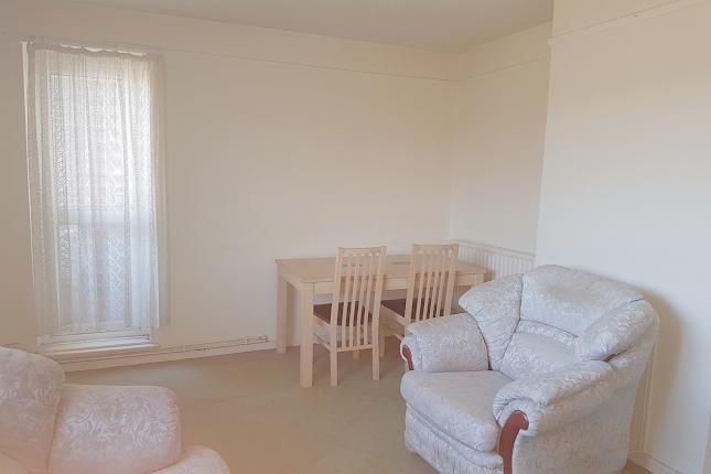 Property photo 1 of 10 3 Bed Flat To Rent