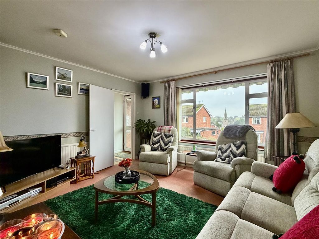 Property photo 2 of 21