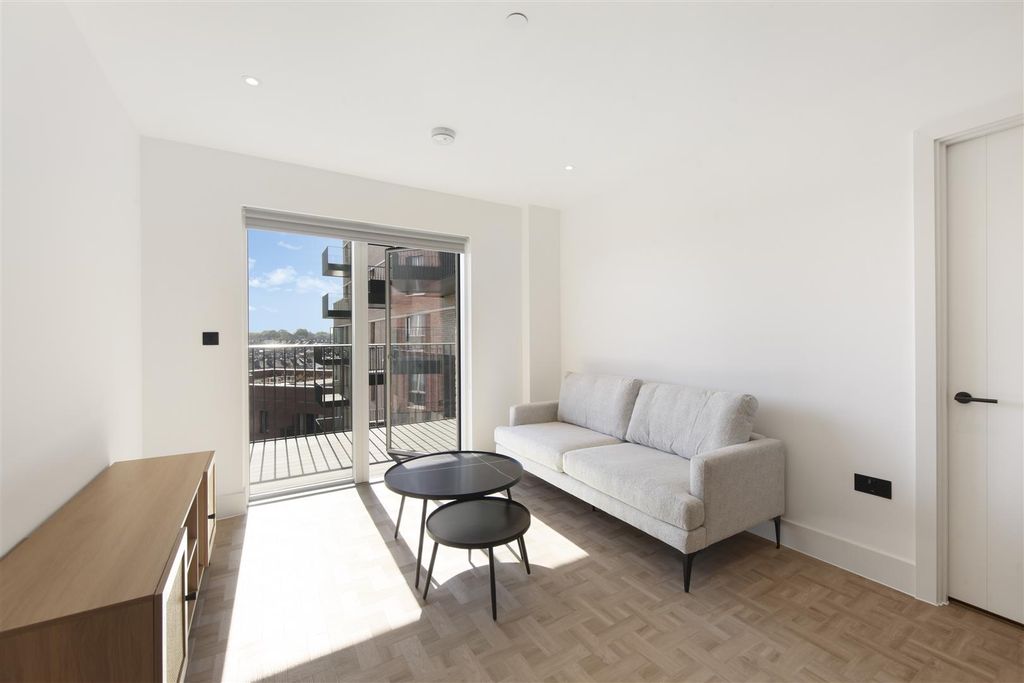 Property photo 3 of 16 36 Provence Apartments, 3 Monarch Square - Dtpp6Sq