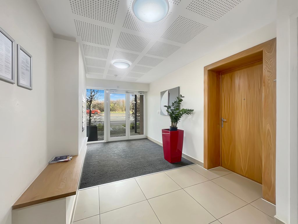 Property photo 1 of 12 Main Entrance