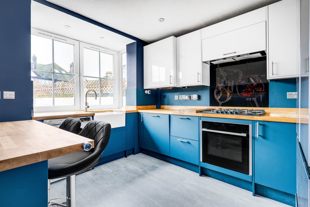 Property photo 3 of 8