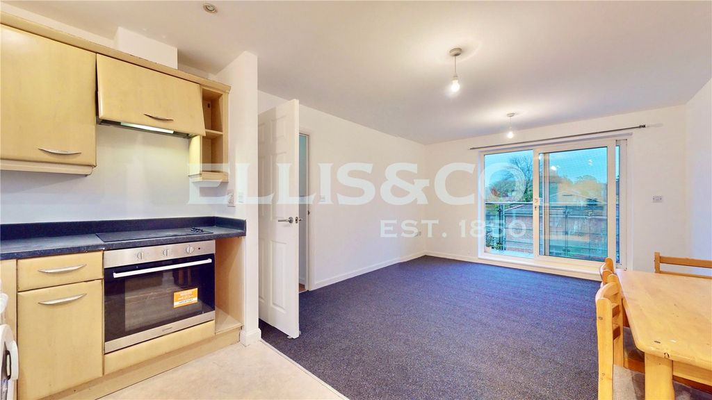 Property photo 1 of 13 Picture No. 11
