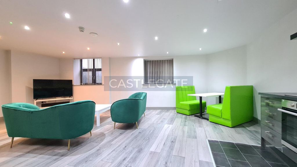 Property photo 2 of 13 Flat 2, Dundas Works, 15-17 Dundas Street, Huddersfield, HD1 2He (5)