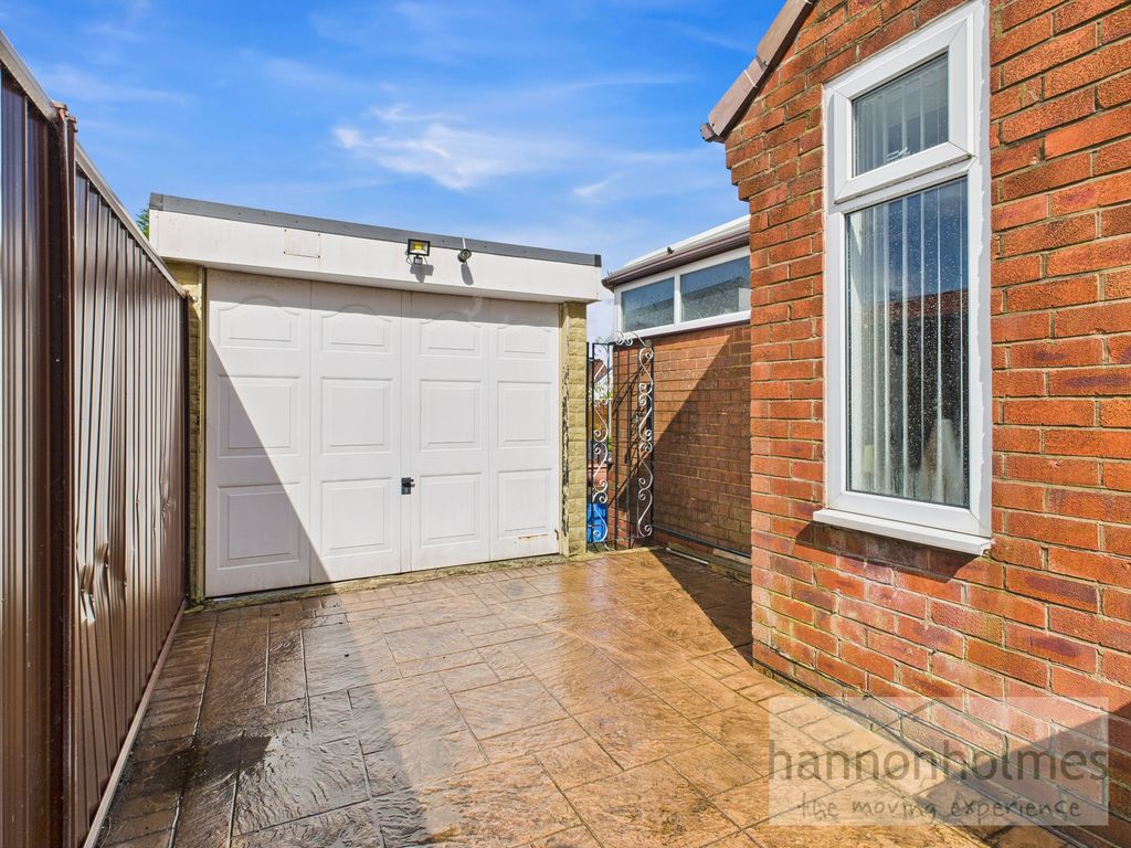 Property photo 3 of 41 Cam05283G0-Pr0104-Still003