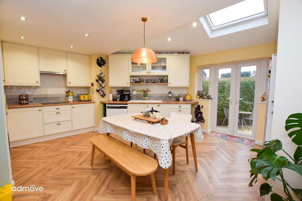 Property photo 3 of 25