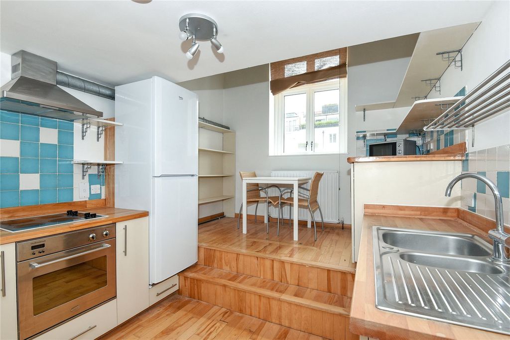 Property photo 3 of 6 Picture No. 02