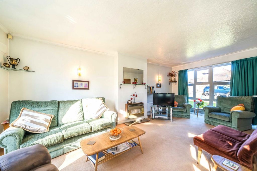 Property photo 2 of 7