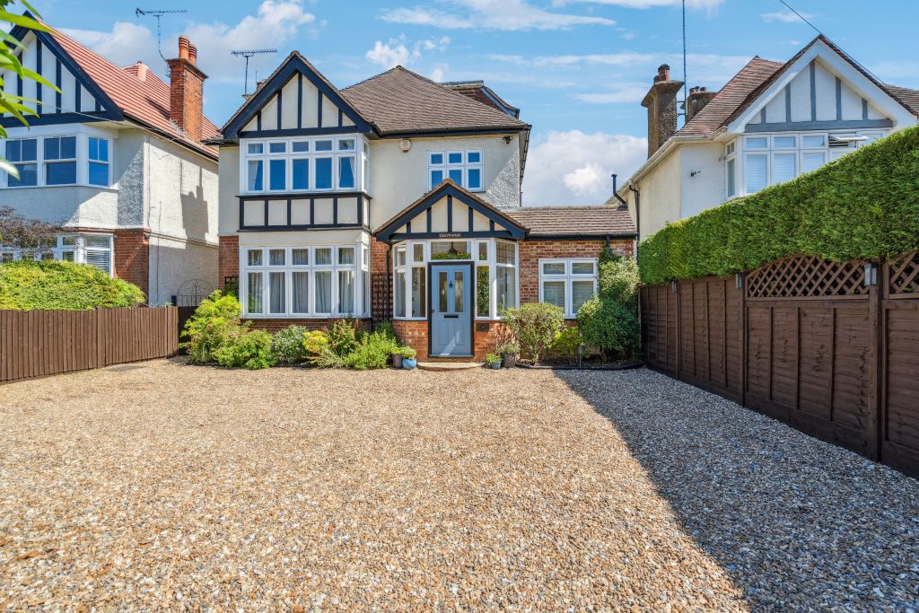 Property photo 1 of 17