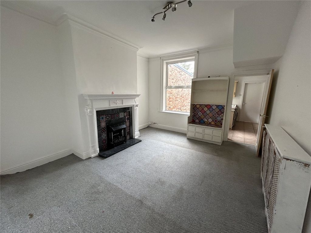 Property photo 3 of 12 Picture No. 02