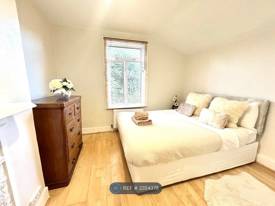 Property photo 1 of 11 Bedroom