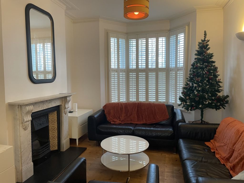 Property photo 3 of 7 1