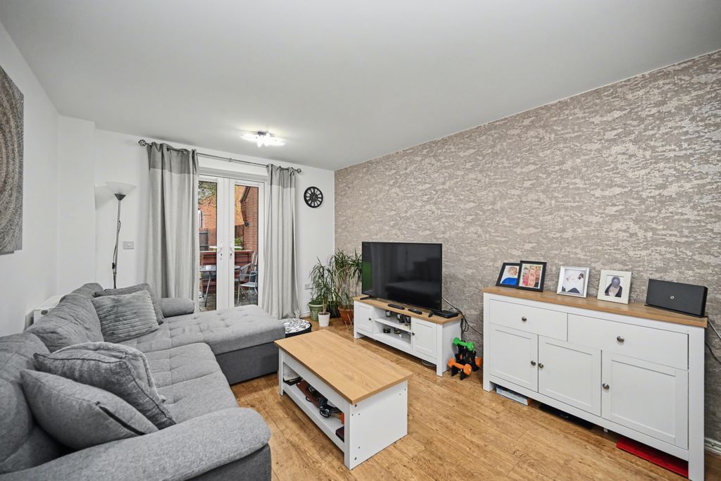 Property photo 2 of 21