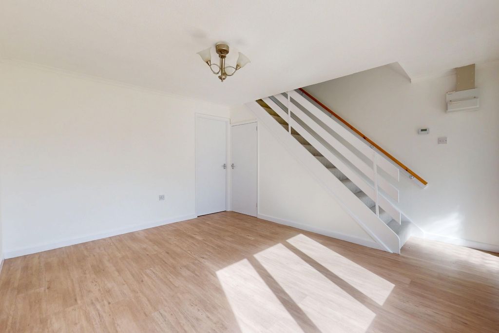 Property photo 3 of 20 4958797