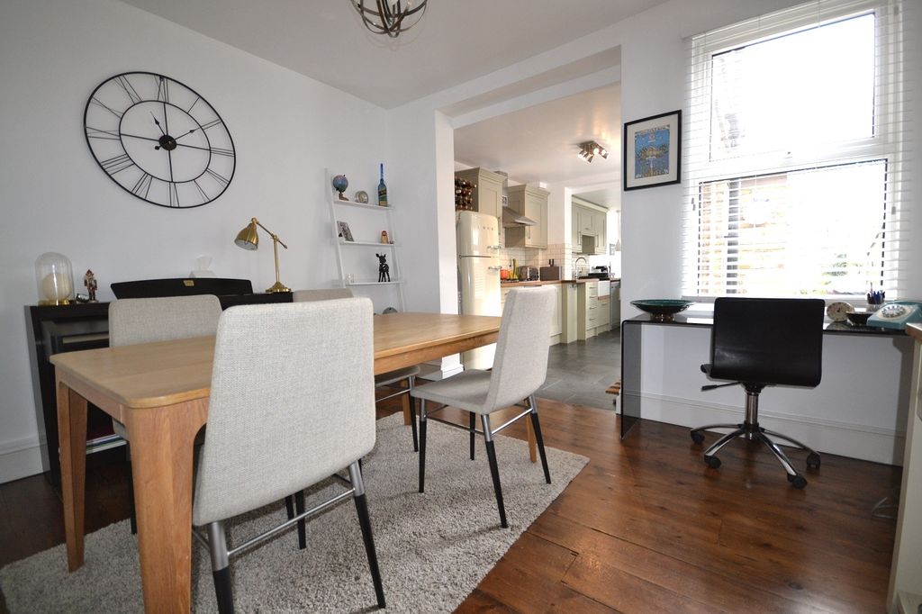 Property photo 3 of 8 Dining Area