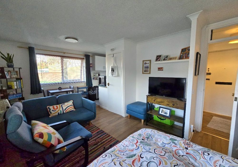 Property photo 2 of 8