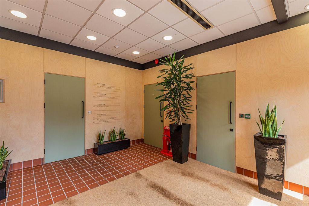 Property photo 2 of 10 Uyyh6Mebze2Ejnrgu61Inw.Jpg