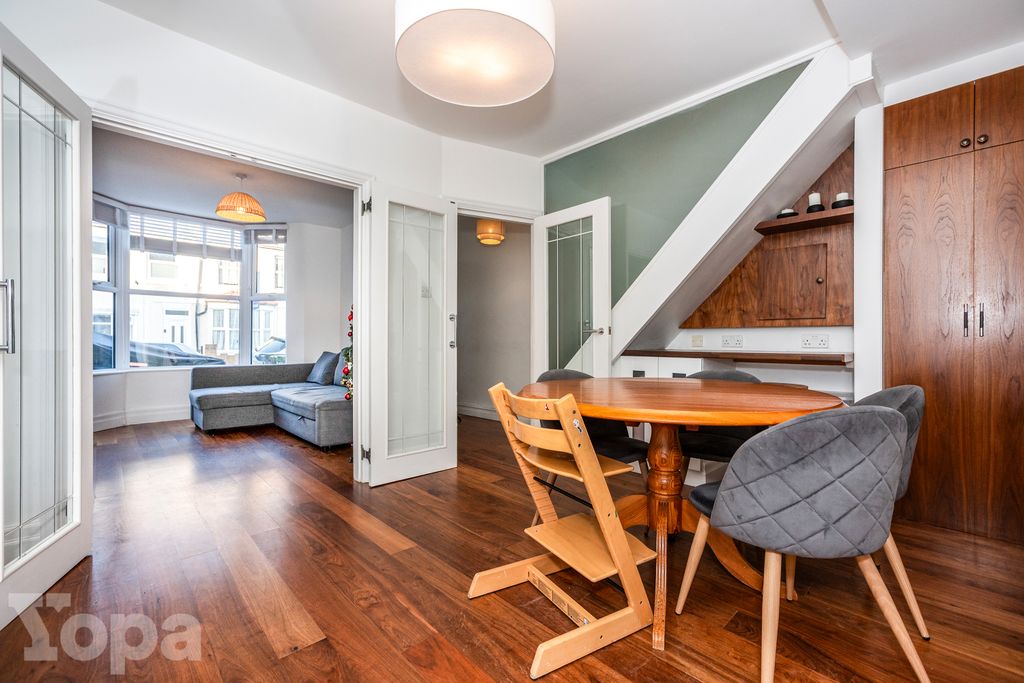 Property photo 3 of 17 Photo #3