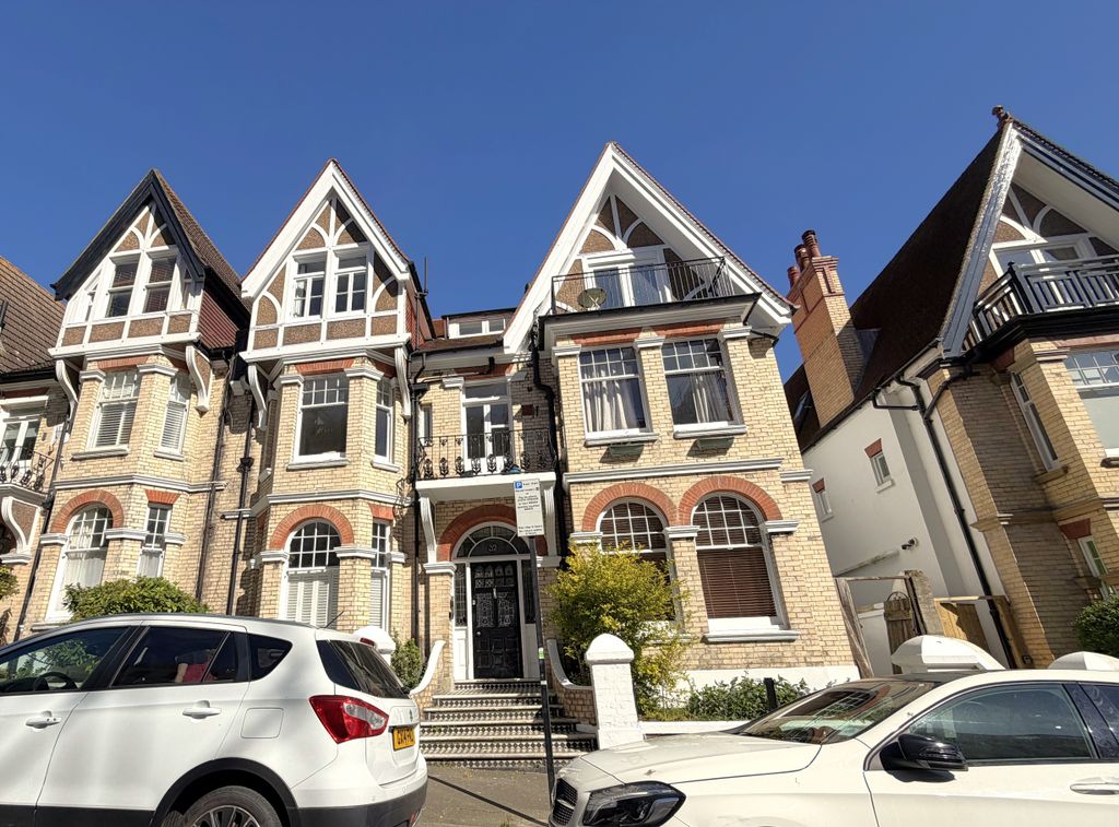 Property photo 1 of 11 Cambridge Front