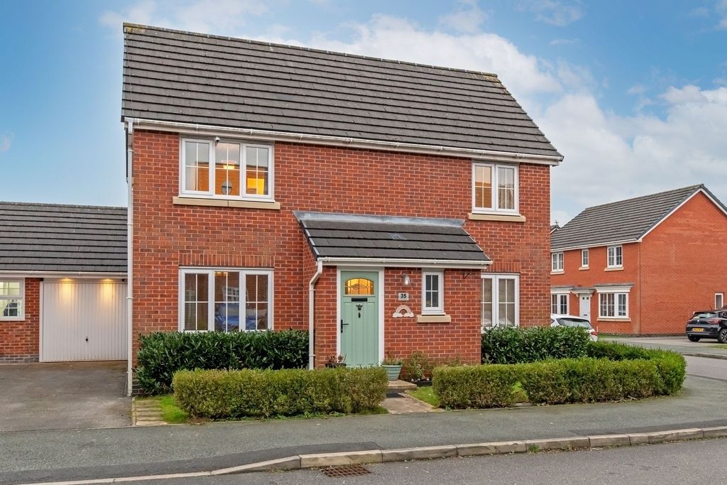 Property photo 1 of 17 Exterior