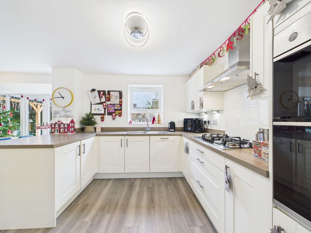 Property photo 2 of 32