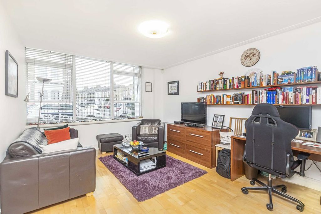 Property photo 2 of 6