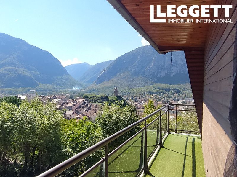 Property photo 3 of 10