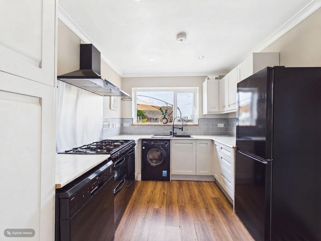 Property photo 3 of 15 Kitchen
