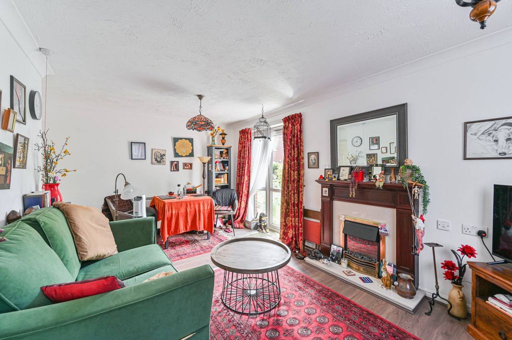 Property photo 1 of 20