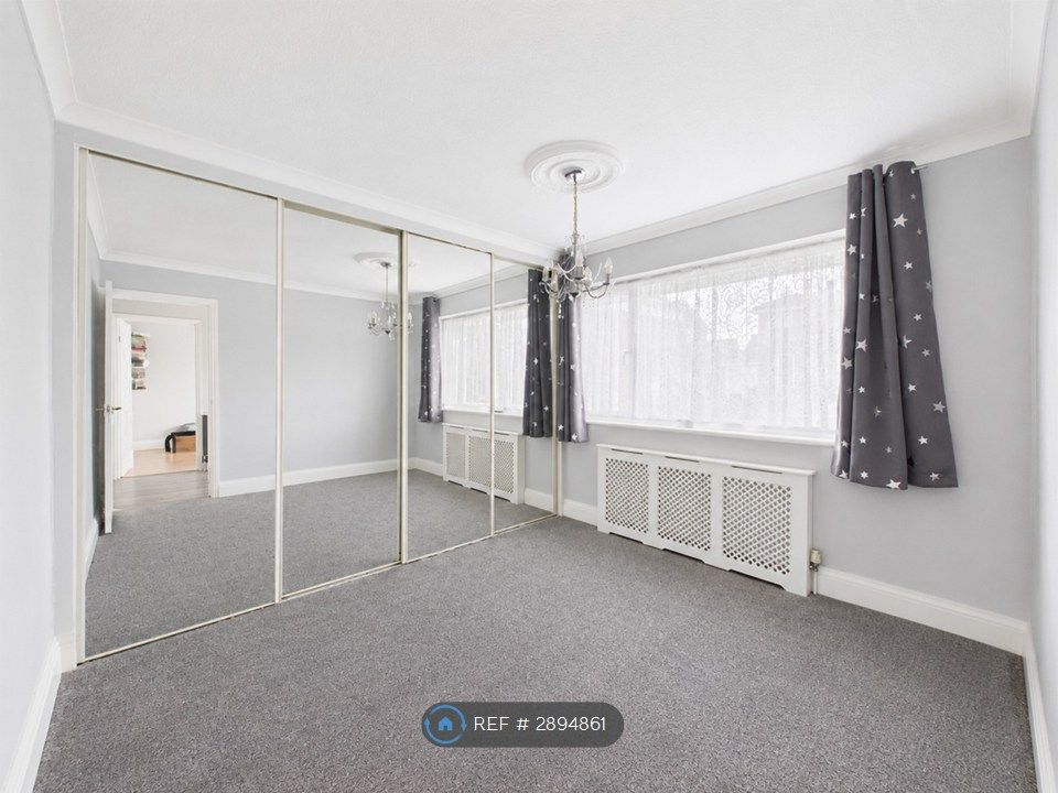 Property photo 1 of 2