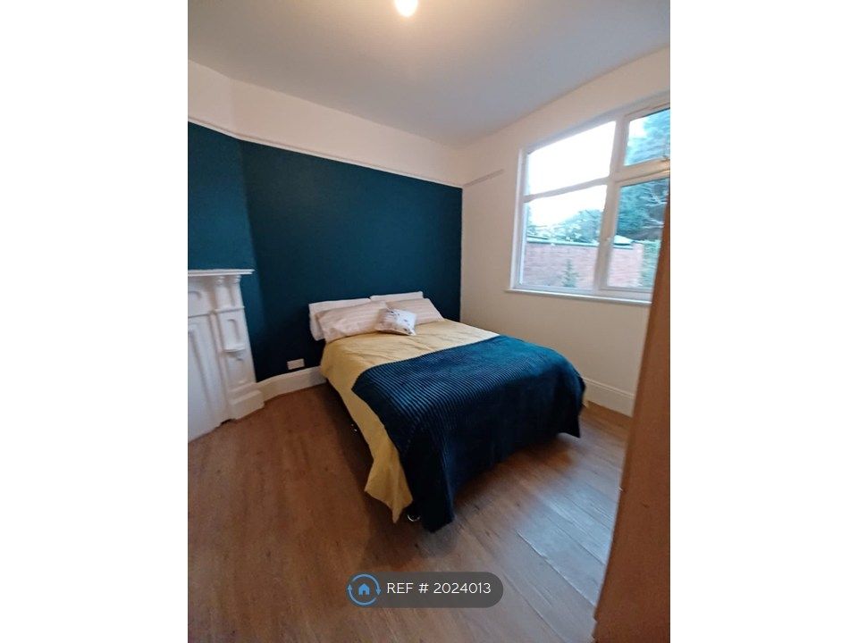 Property photo 2 of 27