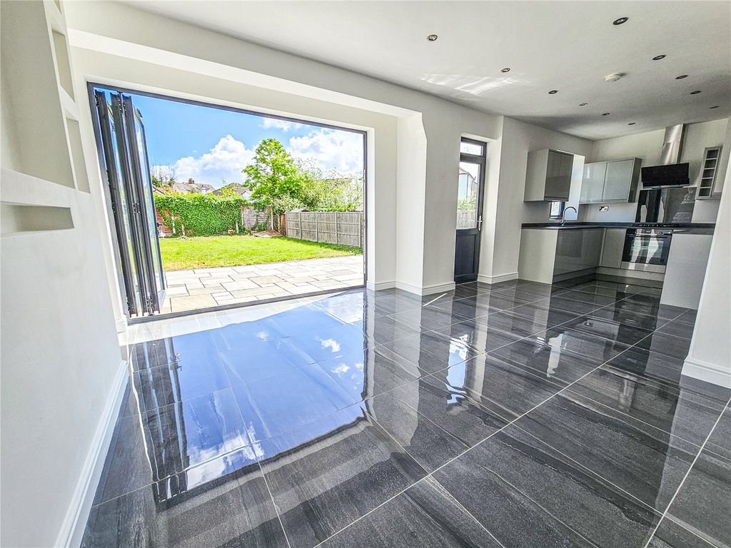 Property photo 2 of 20 2