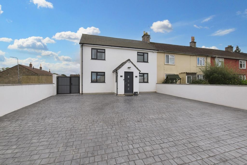 Property photo 1 of 30