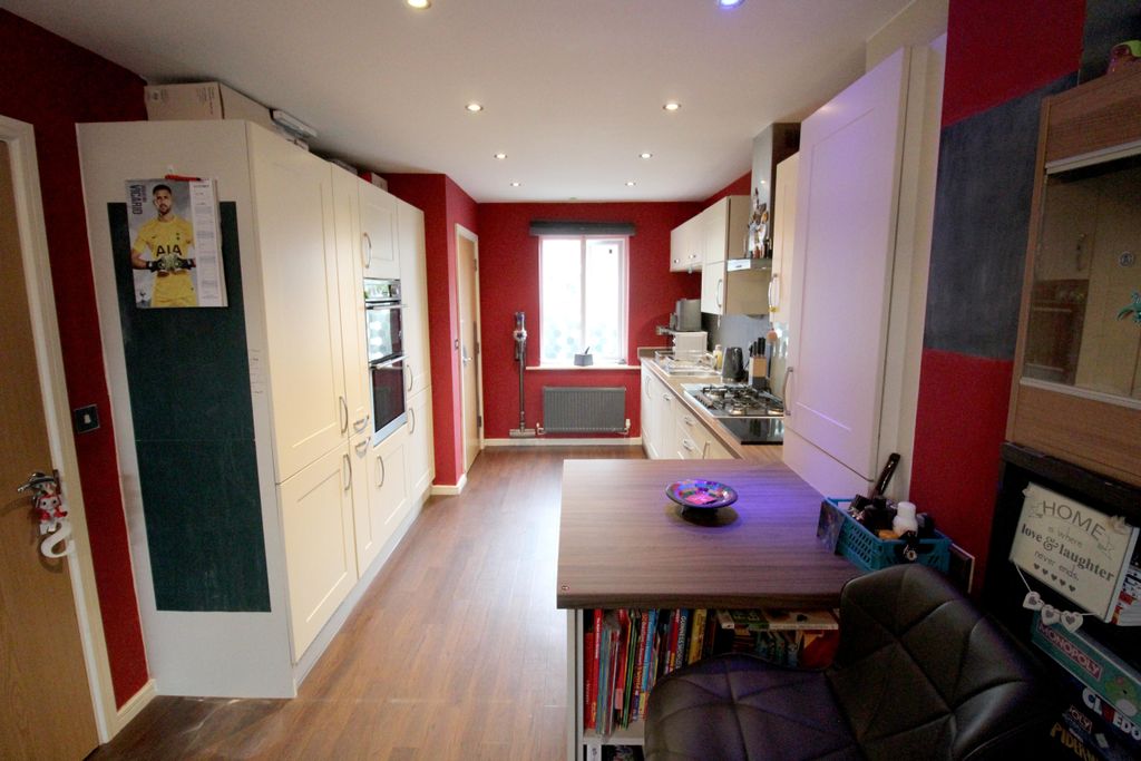 Property photo 3 of 13