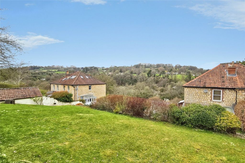 Property photo 3 of 26 Garden