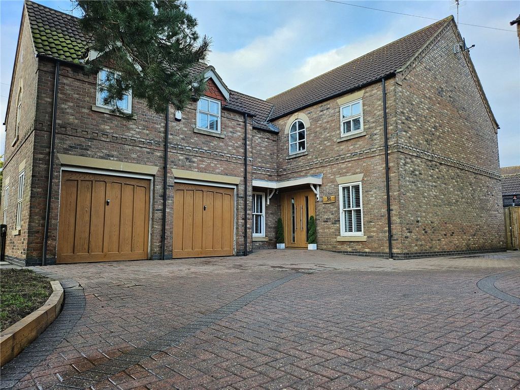 Property photo 1 of 31