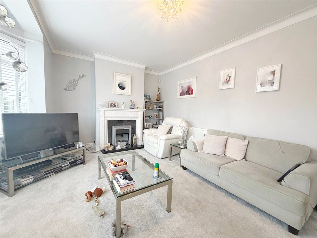 Property photo 2 of 17 Picture No. 04
