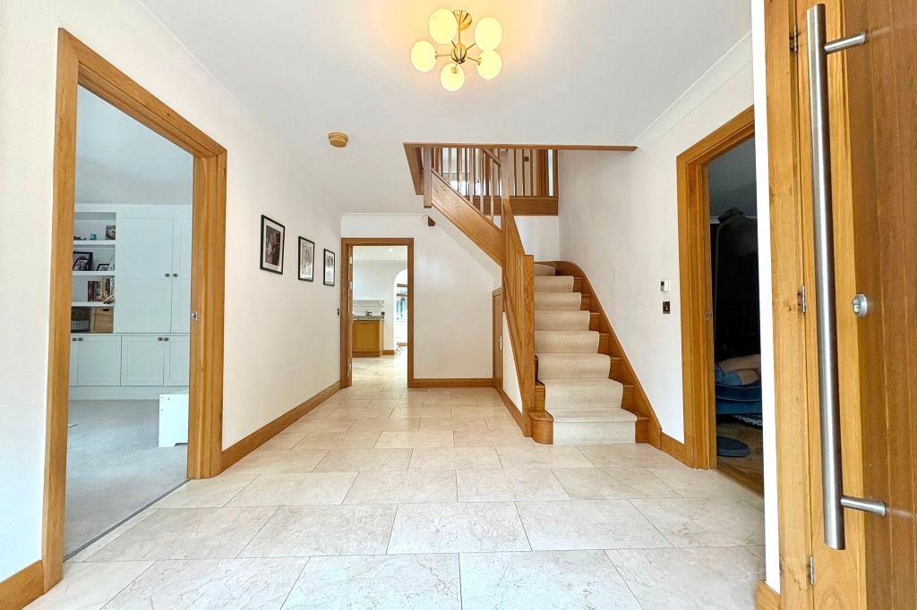 Property photo 3 of 37
