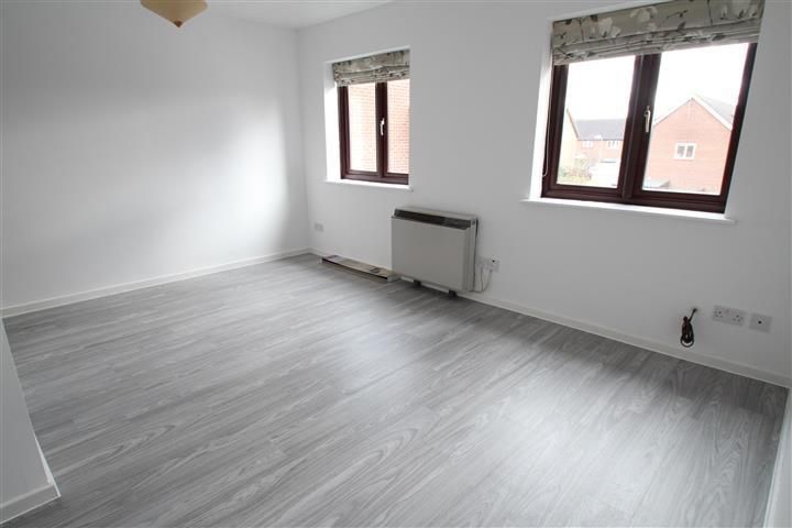 Property photo 2 of 5 Living Room