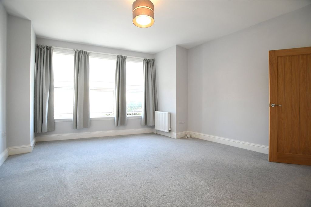 Property photo 3 of 8 Picture No. 28