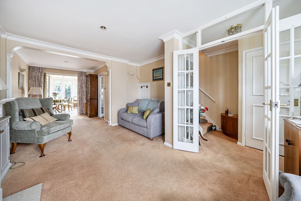 Property photo 2 of 17